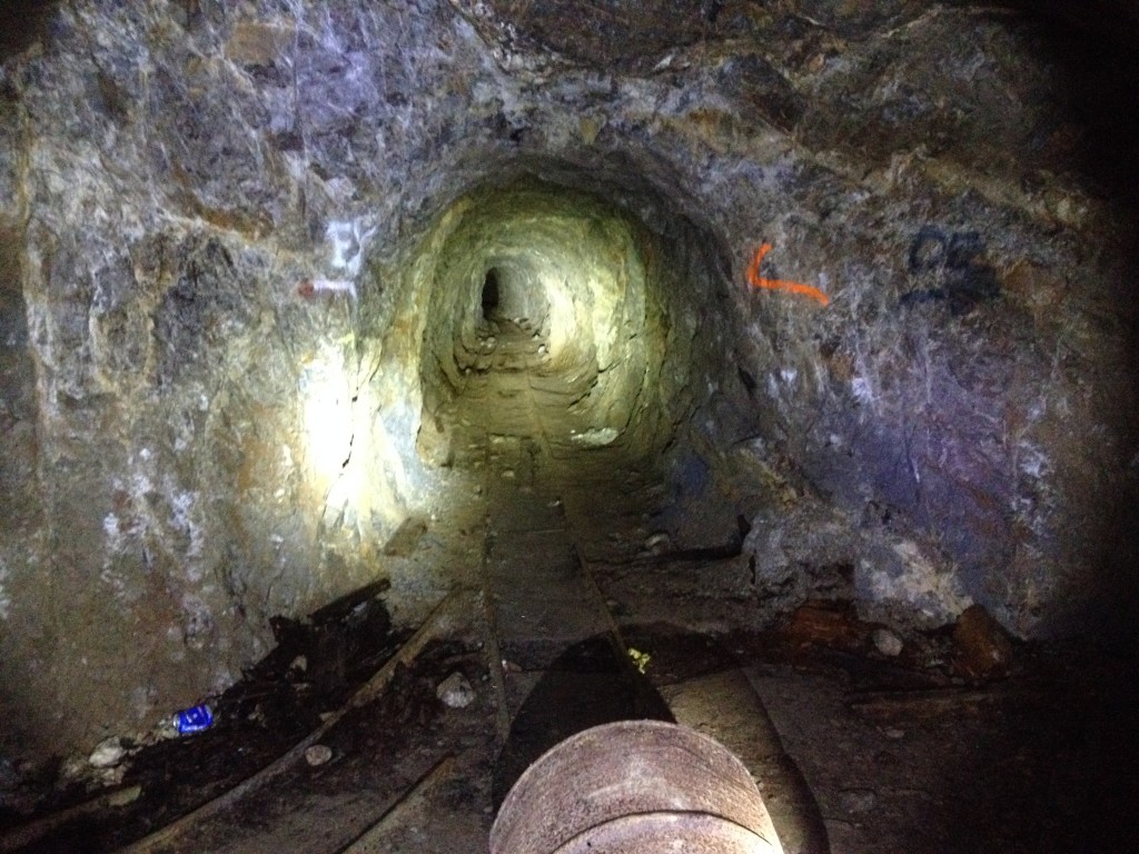 An arrow pointing to the entrance of the mine