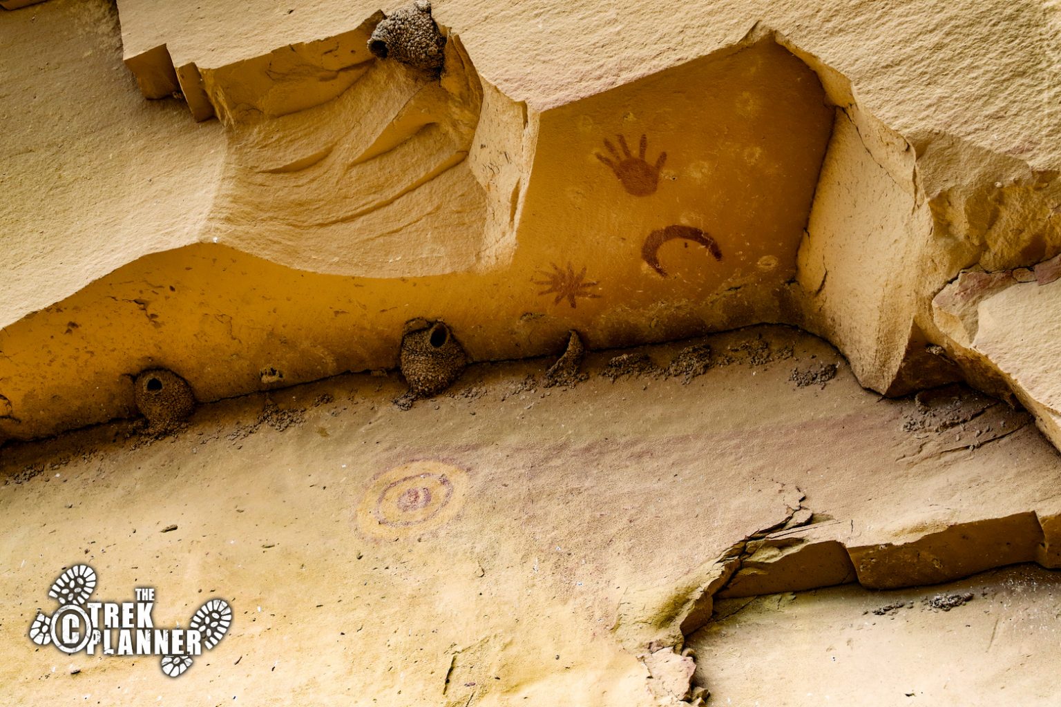 Pe asco Blanco Ruins and Supernova Pictograph Hike Chaco 